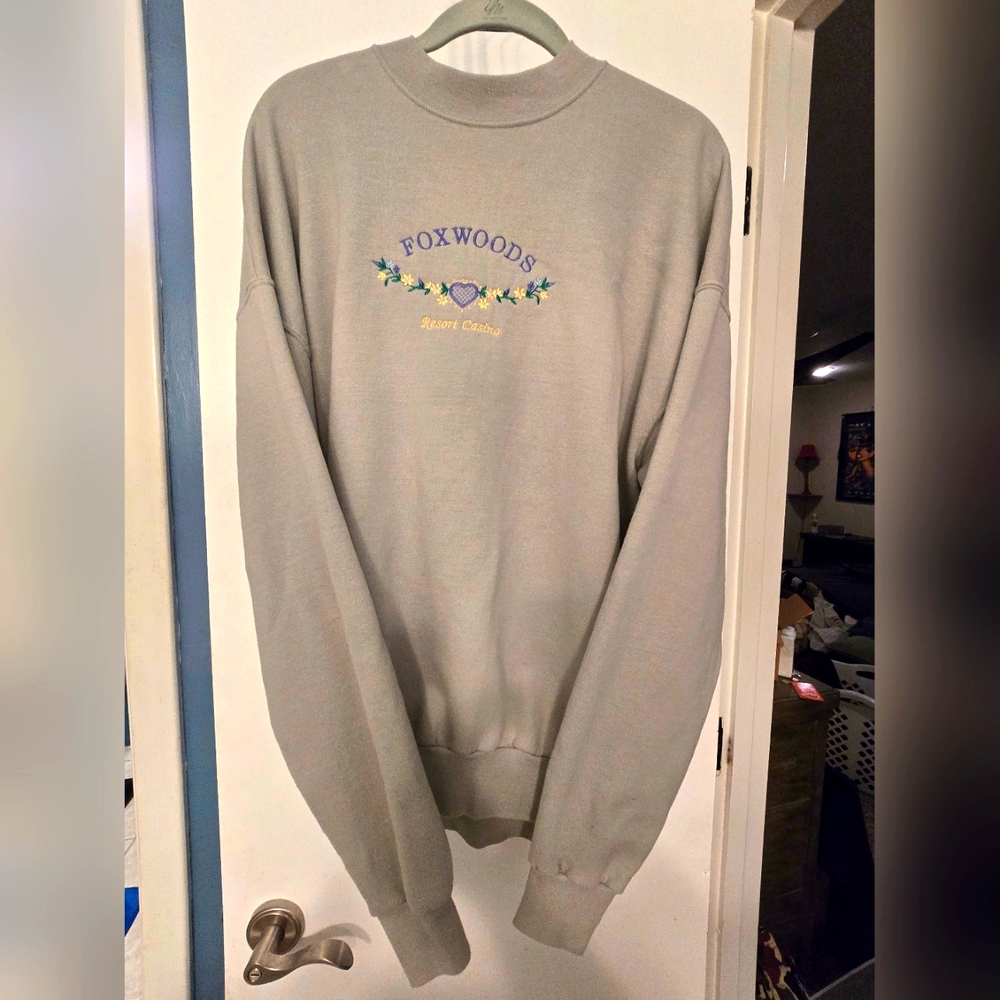 Foxwoods XL Gray Sweater